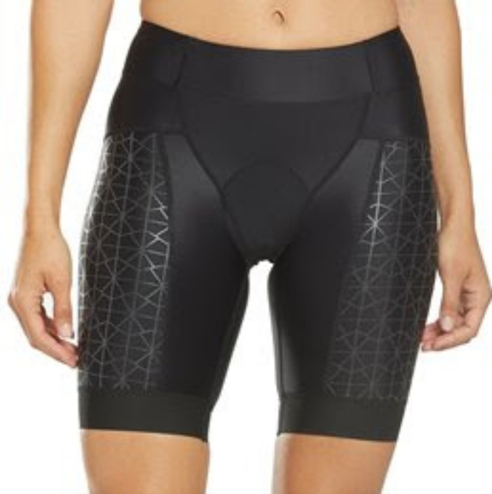 TYR Women's 8" Competitor Tri Short Blk/Blk - Blk/Blk / Small